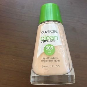 Cover girl Clean Sensitive Foundation